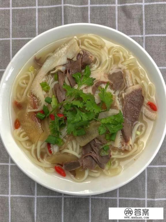 想开个面馆要多少钱啊?家里最多只给10万启动资金，够不够？