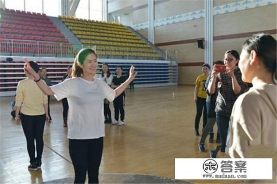 适合公司开早会玩的游戏有那些？