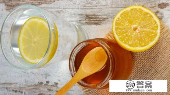 蜂蜜柠檬水的功效有哪些？