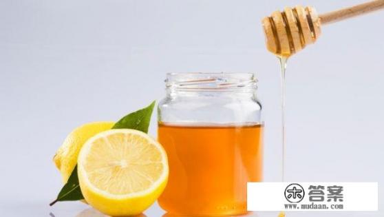 蜂蜜柠檬水的功效有哪些？