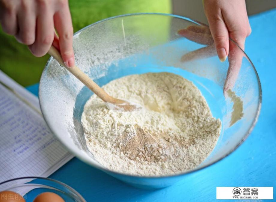 小苏打，泡打粉，碳酸氢铵有什么区别，饼干的烘焙需要用到这些吗？请专业人士回答？