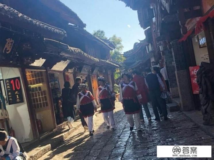 在云南丽江古城摆地摊能摆吗？