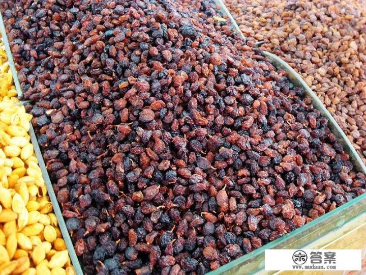 请问新疆都有什么好吃的干果?大致的价格是多少？