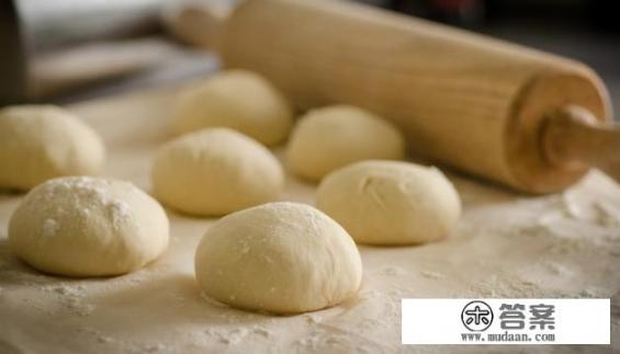 超市买的普通面粉是高筋面粉还是低筋面粉？