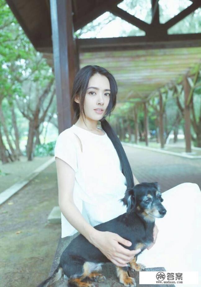 24岁学生党,求推荐适合夏天的简约森系风格穿搭,适合日常的基本款? 24岁学生党,求推荐适合夏天的简约森系风格穿搭,适合日常的基本款?