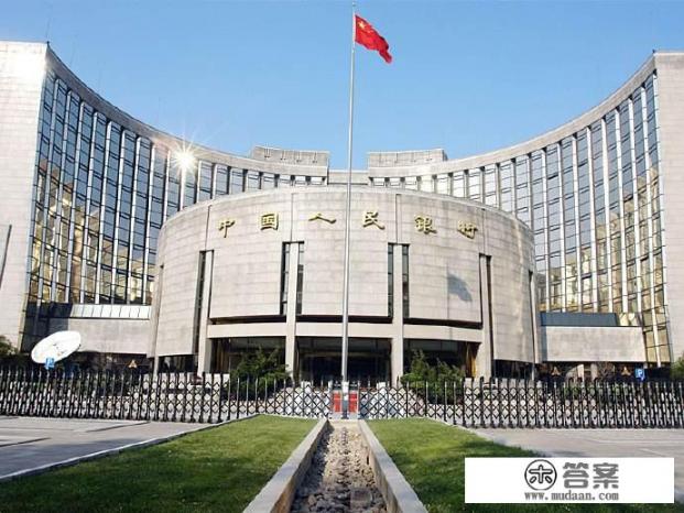 现在好多免费代办信用卡的图什么？