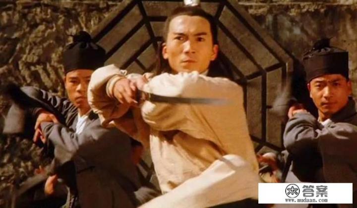 有一本小说中有精灵商铺是什么小说？