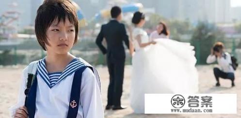 亲爱的爸爸妈妈串词报幕词? 亲爱的爸爸妈妈串词报幕词?