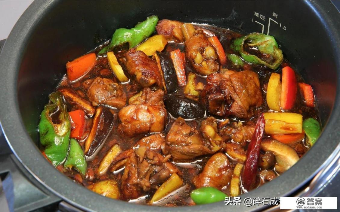 电饭煲鸡肉焖饭怎么做？