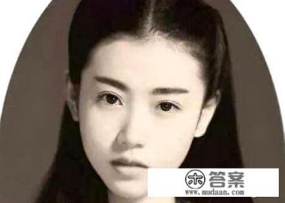 找一部现代人穿越到民国的谍战小说，政治倾向不限，要求男主可以风流？