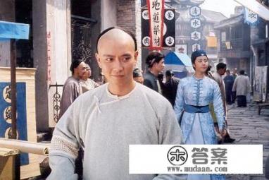 男主穿越到红楼梦里痴恋林黛玉的小说叫什么,男主姓展,是个将军?