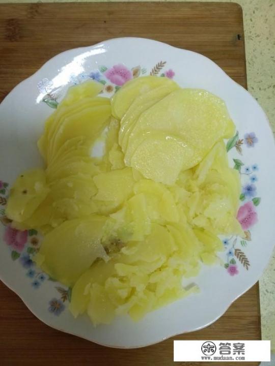 东北炸豆腐土豆丸子做法？