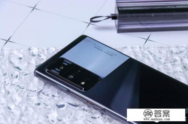 荣耀v40为什么这么贵？