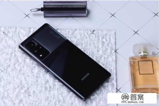 荣耀v40为什么这么贵？