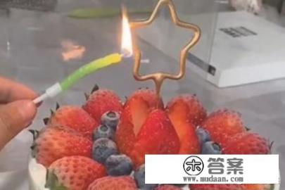 蛋糕店的蜡烛可以换成仙女棒嘛？