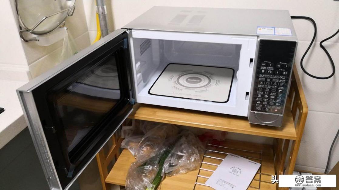 电烤箱和微波炉哪个好?电烤箱和微波炉优缺点？