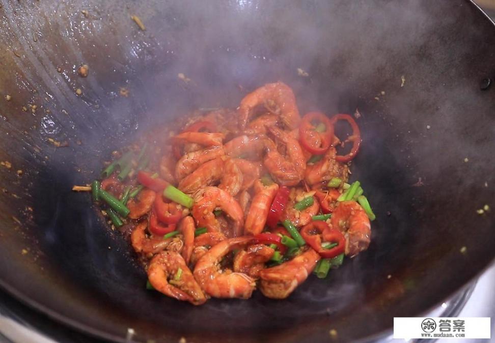 大虾的制作方法家常做法? 大虾的制作方法家常做法?