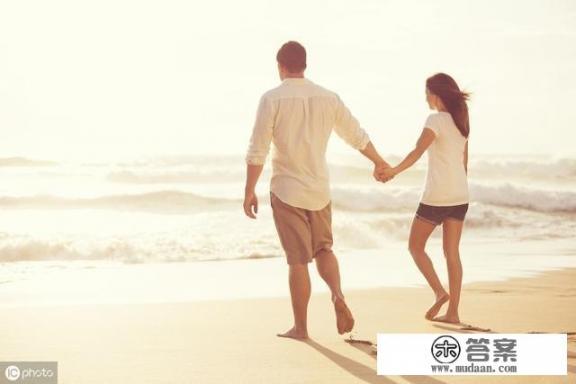 谁知道新裤子乐队《两个男朋友》的歌词? 谁知道新裤子乐队《两个男朋友》的歌词?