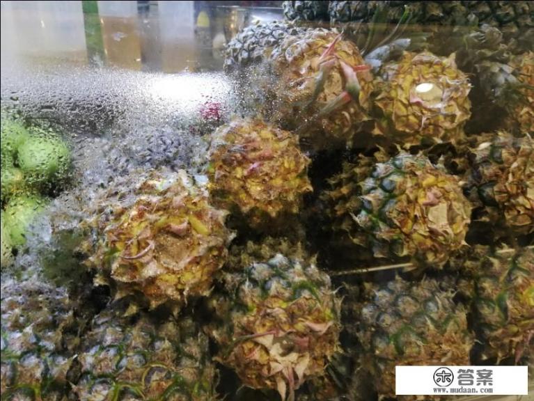 凤梨和普通的梨子有什么不同? 凤梨和普通的梨子有什么不同?