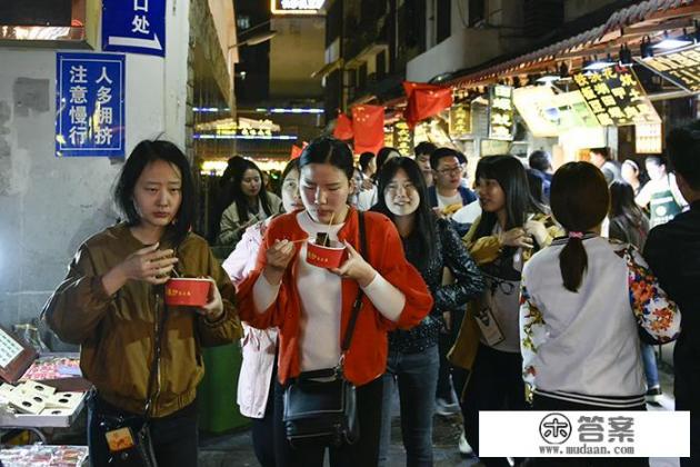 汉口最出名小吃一条街？