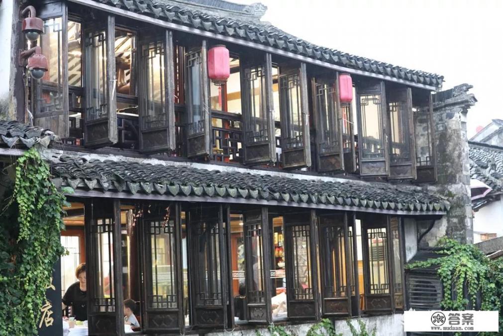 去周庄一日游，住周庄里面，不买门票好玩吗，哪个景点需要检票才可以进去呢？