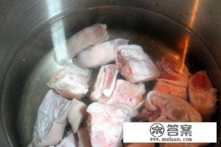 猪爪汤里面能放西红柿吗？