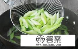 西芹炒百合怎么炒百合不苦? 西芹炒百合怎么炒百合不苦?