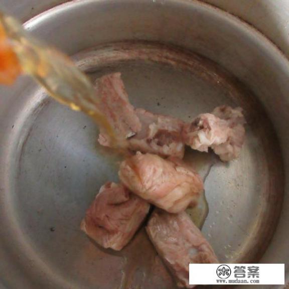 咖喱排骨炖土豆胡萝卜做法？