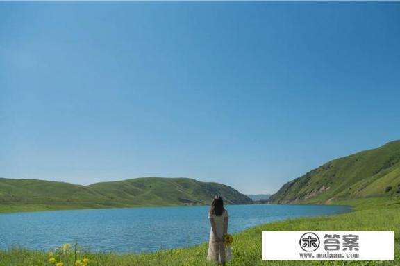 旅游去海边好还是去草原好？