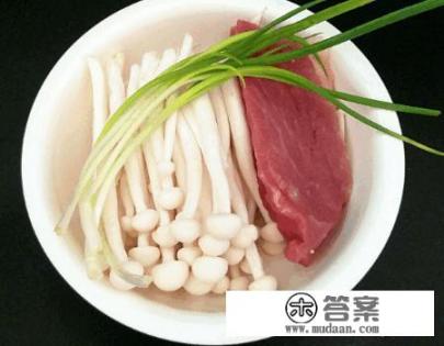 白玉菇能涮火锅煮多久？