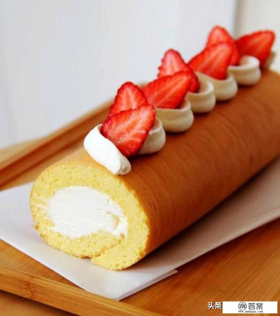 怎么做草莓酸奶瑞士卷？