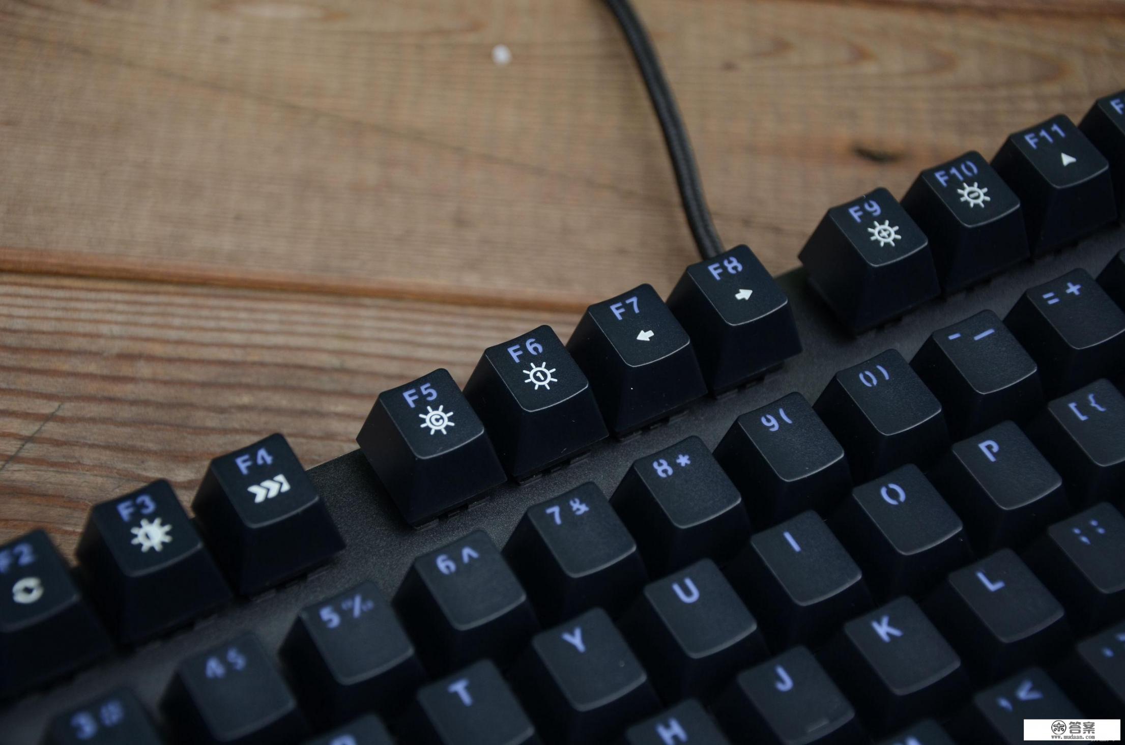 游戏主播们是用黑轴键盘还是青轴的？