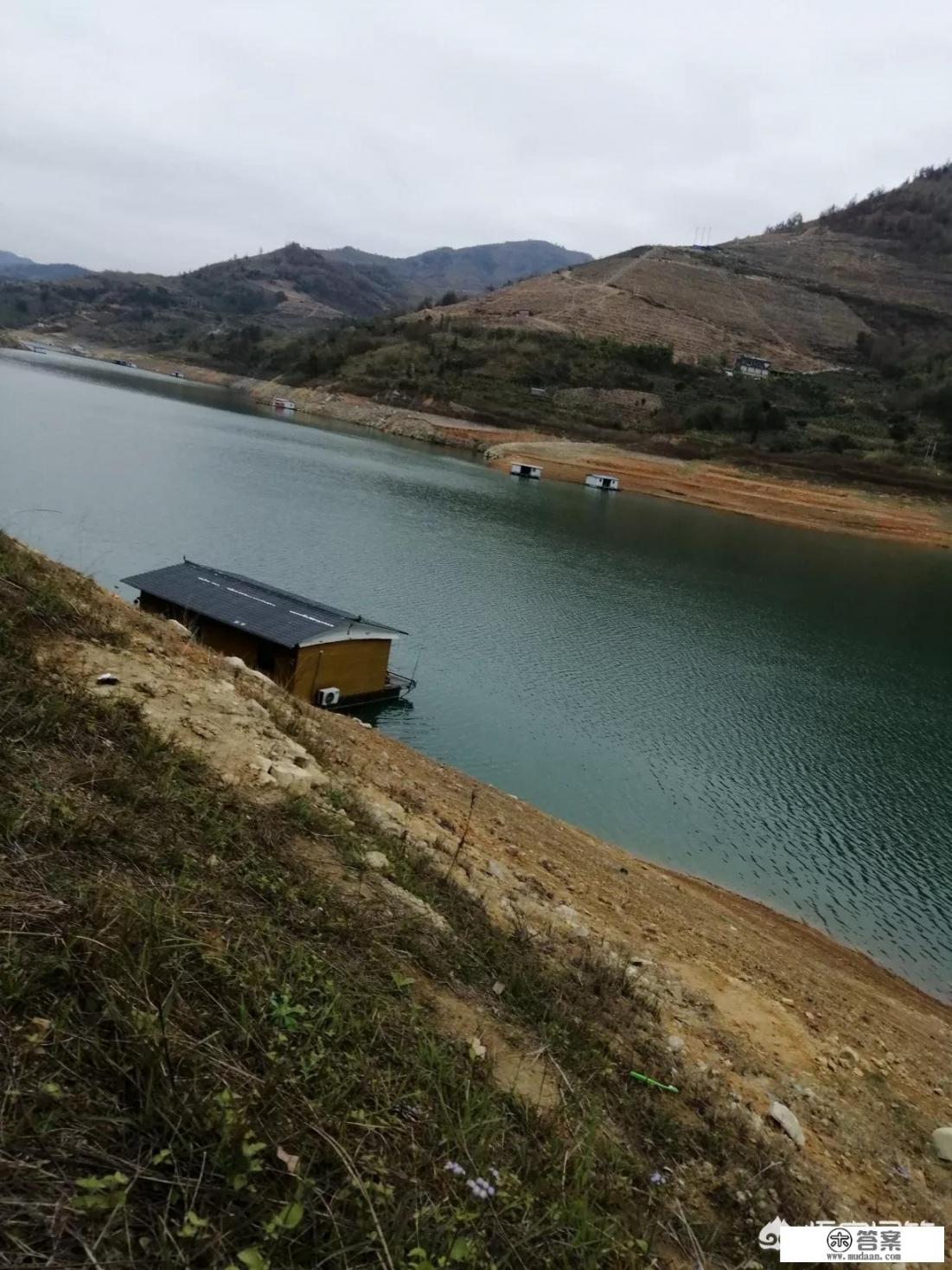 云南和贵州从地图上哪个大? 云南和贵州从地图上哪个大?