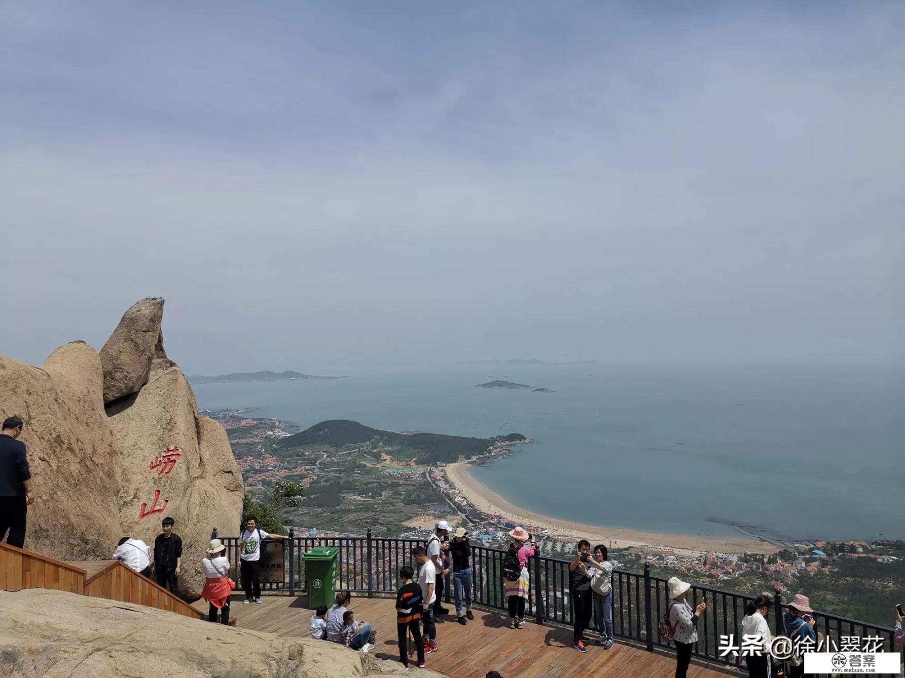 下周要去青岛玩三天，房间定在市北区万达广场附近，带老婆孩子，请推荐一下有哪些好的旅游线路？