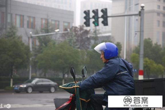 昆明现在的天气是多少度？