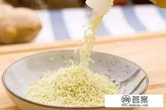 味精跟鸡精的区别？