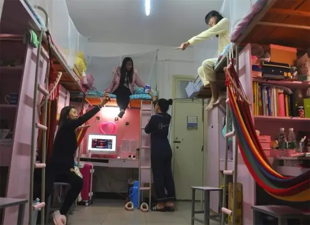 大学怎么换寝室? 大学怎么换寝室?