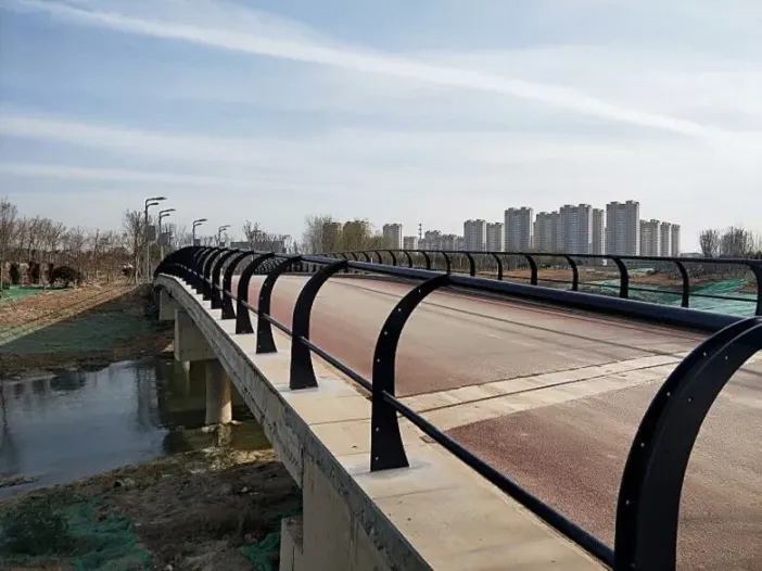 道路护栏应该如何清理? 道路护栏应该如何清理?