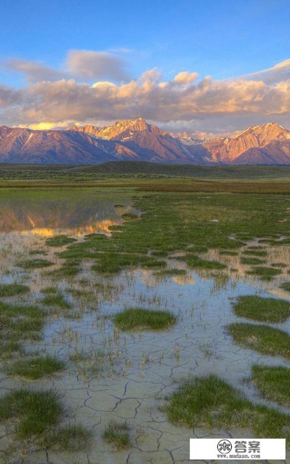 四川美院院长亲师范人体写生，裸体是艺术行为还是耍流氓的行为？你们怎么看呢？