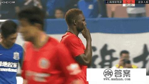 中超疑现种族歧视?北京人和外援迪奥普进球后“拉眼角”庆祝惹争议,对此你怎么看? 中超疑现种族歧视?北京人和外援迪奥普进球后“拉眼角”庆祝惹争议,对此你怎么看?