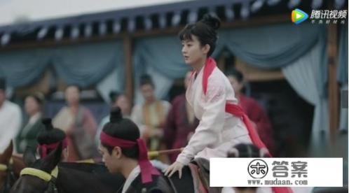 一个人蹲下深吸三口气然后憋住然后过来个人按他的心脏会怎么样？