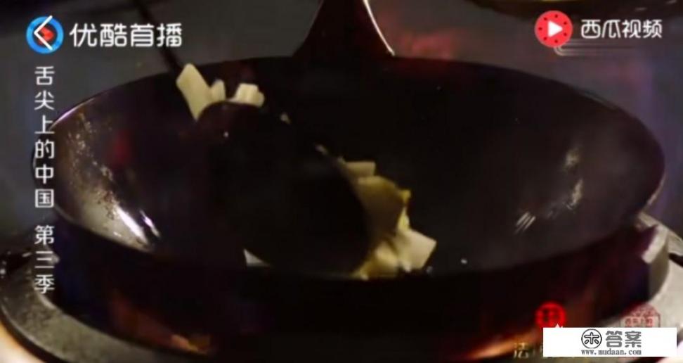 白菜叶子长金边是怎么回事？