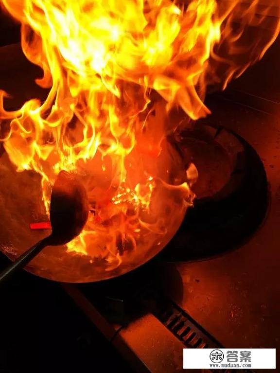 白菜叶子长金边是怎么回事？