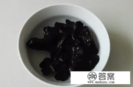 木耳红枣汤的做法？