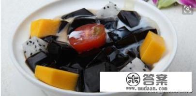 龟苓膏和烧仙草是不是一样的东西叫法不同啊？