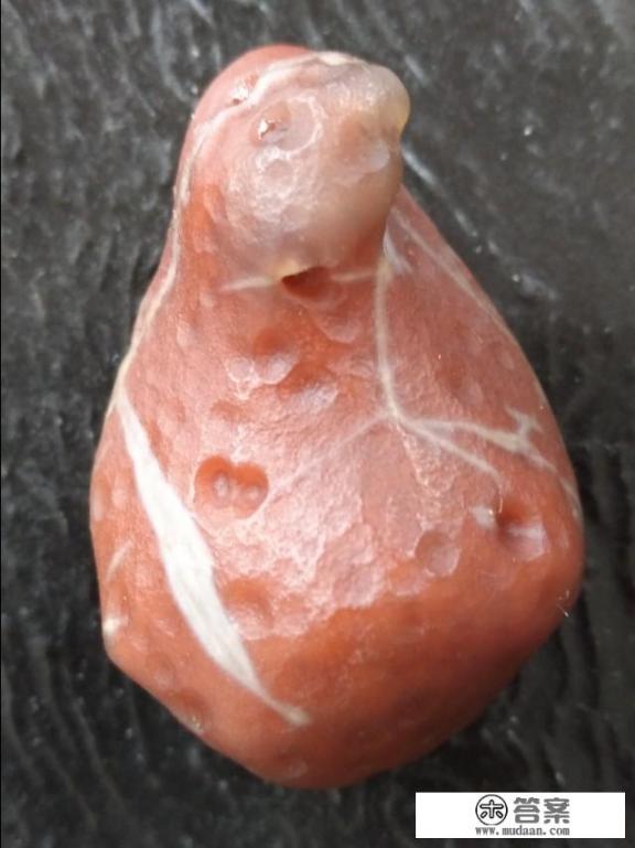 黑山玛瑙有什么特点？