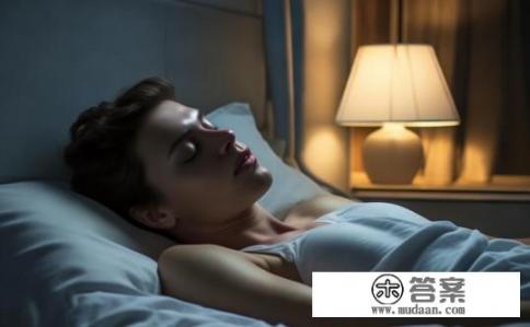 睡觉时感觉两肋下隐隐作痛，起身时又消失，这是什么原因？腰部两侧隐痛发作与入睡后消失，是什么原因引起的？