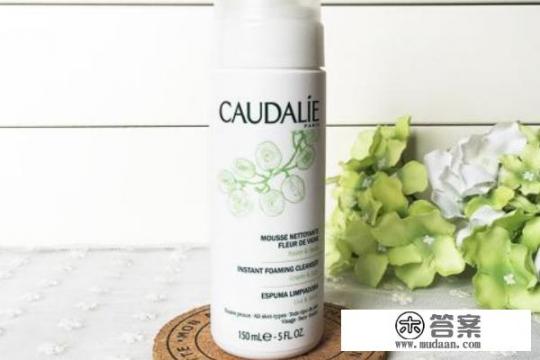 弱酸性洗面奶有哪些? 弱酸性洗面奶有哪些?