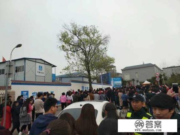 武汉大学的正大门是东门还是西门? 武汉大学的正大门是东门还是西门?