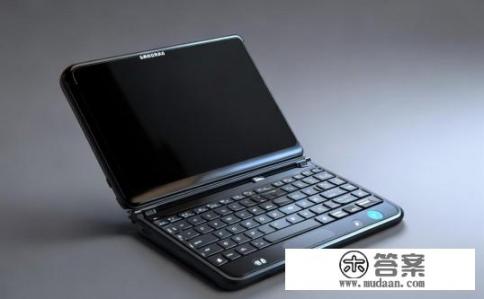 某款三星带键盘直板手机？这款三星手机是否具有折叠式键盘设计?